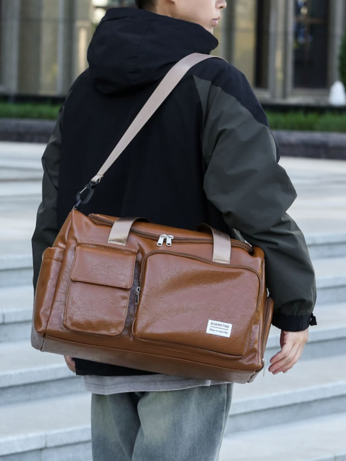 キャリーオンバッグ 多機能ポケット付き本革調旅行鞄