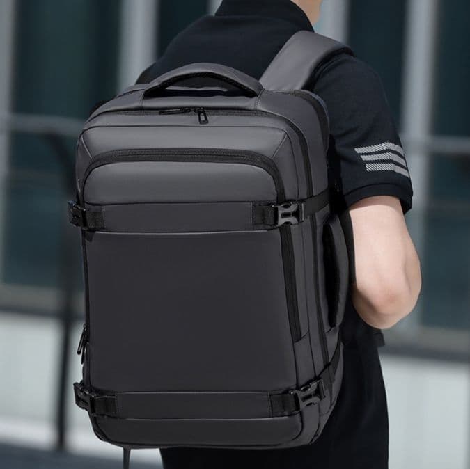 キャリーオンバッグ 多機能変形型ビジネスリュック